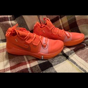 New Nike Kobe AD size Boys 6.5 Womens 8.0 Orange
